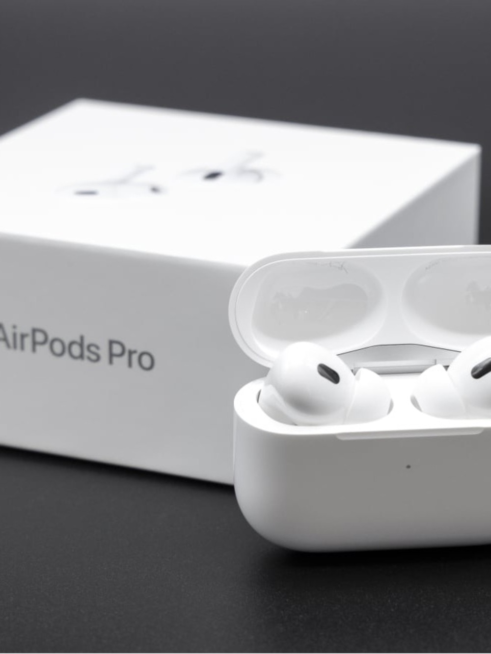 Apple AirPods Pro Wireless Earbuds in White with Charging Case